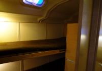 bateau à voile voilier Elan 45 impression intérieur cabine avant gauche 1